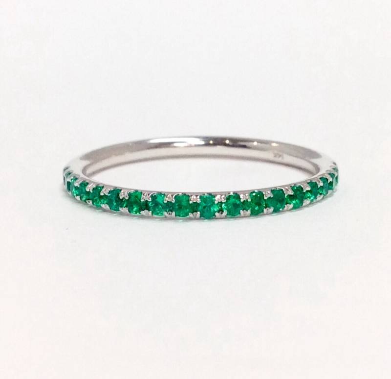 Pave Emerald Full Eternity Band/1, 8 Mm Smaragdband Natürlicher Smaragd Infinity Ring Grüne Mai Stacking Smaragdschutzband von SARRIEL