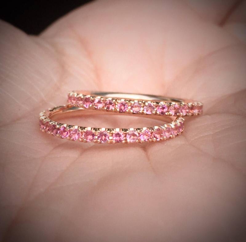 Set Von Zwei Rosa Saphir Ringen/2mm Voller Eternity Ring Voller Infinity Stapel 2 Pink Schutzringen Oktober Birthstone von SARRIEL