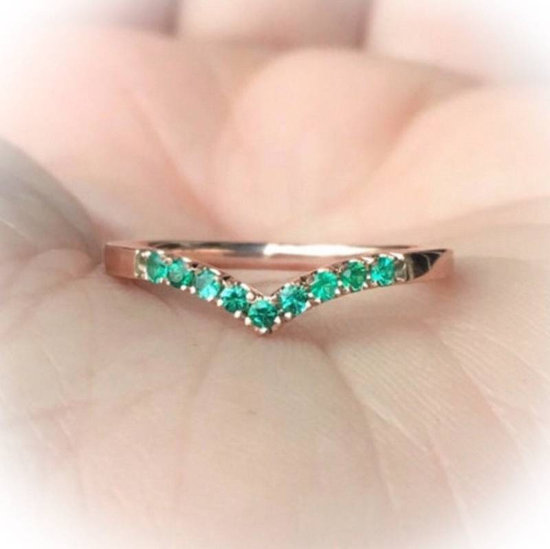 Smaragd Chevron Pave Hochzeitsband/1.8 Mm V-Form Wishbone Ring Flair Schatten Stacking Band Nesting Krone V-Ring von SARRIEL