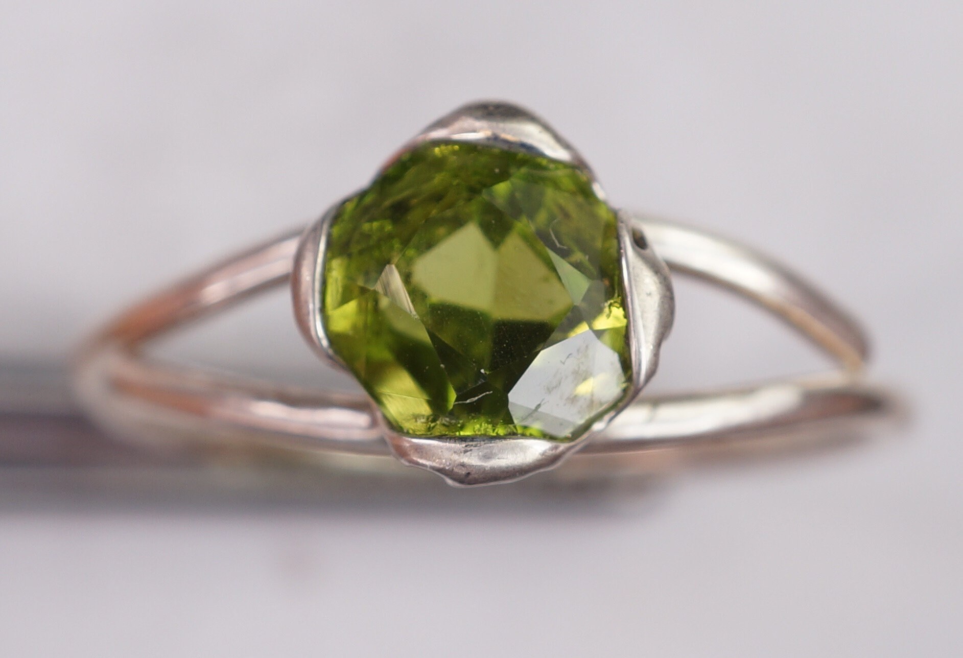 Peridot Ring von SAS21Shop