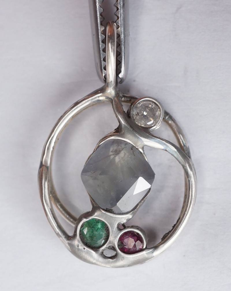Saphir Smaragd Rubin Diamant Anhänger von SAS21Shop