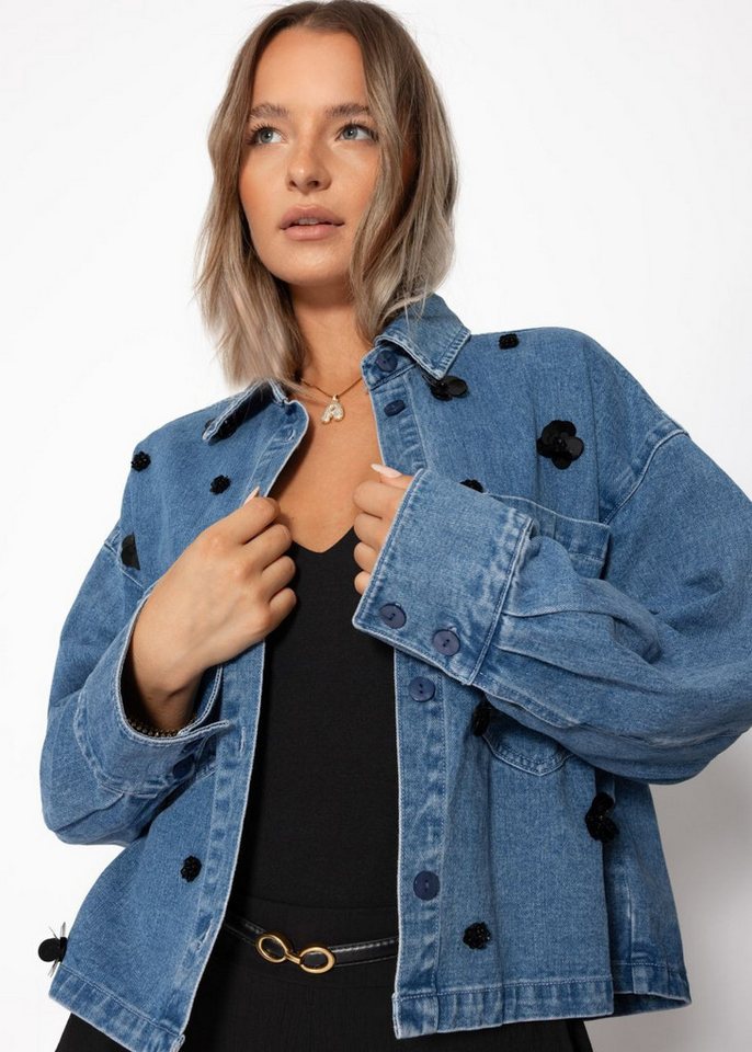 SASSYCLASSY Blusenjacke Jeansjacke mit Blumenapplikationen für Damen Oversized Jacke aus Denim mit breiten Manschetten Blau von SASSYCLASSY
