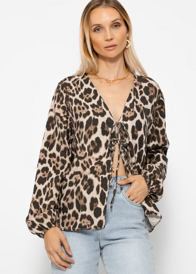 SASSYCLASSY Blusenjacke Musselin Blusenjacke in Leoprint Oversized Blusenjacke aus Baumwolle mit Bindebändern SASSYCLASSY Blusenjacke Musselin Blusenjacke in Leoprint Oversized Blusenjacke aus Baumwolle mit Bindebändern von SASSYCLASSY