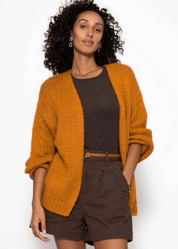 SASSYCLASSY Cardigan Oversize Strick Cardigan für Damen Flauschiger Cardigan mit offen fallendem Schnitt und Rippbündchen von SASSYCLASSY