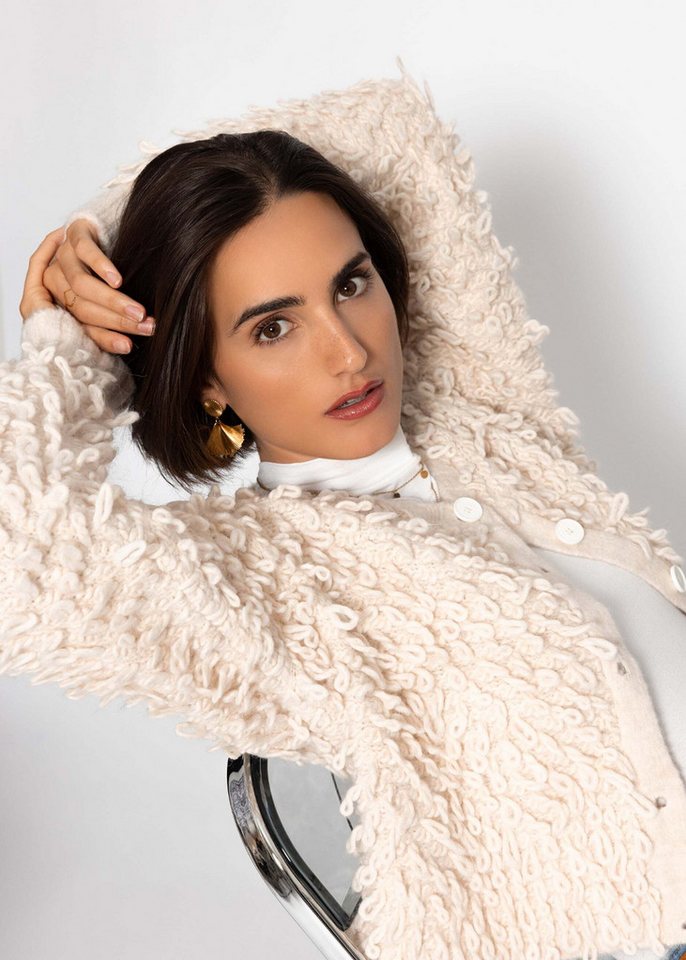 SASSYCLASSY Cardigan Strickjacke mit Loop-Struktur für Damen Kuschelige Jacke mit Knopfleiste und Rippbündchen Hellbeige Schwarz von SASSYCLASSY