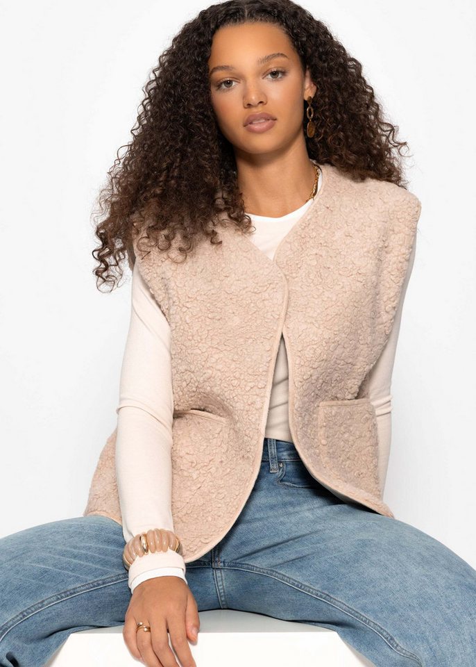 SASSYCLASSY Kurzweste Teddyweste mit Taschen für Damen Kuschelige Weste mit Taschen in lockerer Passform Beige Taupe Schwarz von SASSYCLASSY