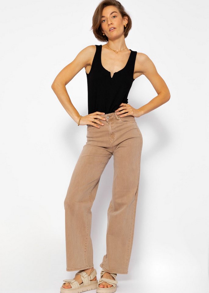 SASSYCLASSY Ripptanktop Top mit breiten Trägern und kleinen V-Ausschnitt Top mit feiner Rippenstruktur und weitem Rundhalsausschnitt von SASSYCLASSY