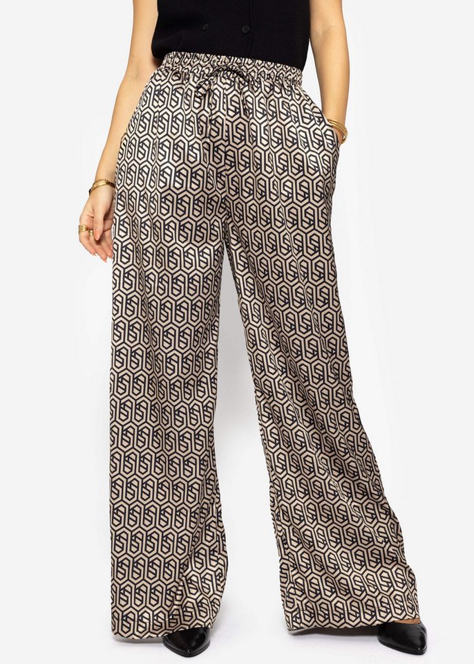SASSYCLASSY Stoffhose Weite Satinhose Damen Lang mit geometrischem Print Lockere Hose aus Satinmaterial in grafisches Muster mit Gummibund SASSYCLASSY Stoffhose Weite Satinhose Damen Lang mit geometrischem Print Lockere Hose aus Satinmaterial in grafisches Muster mit Gummibund von SASSYCLASSY
