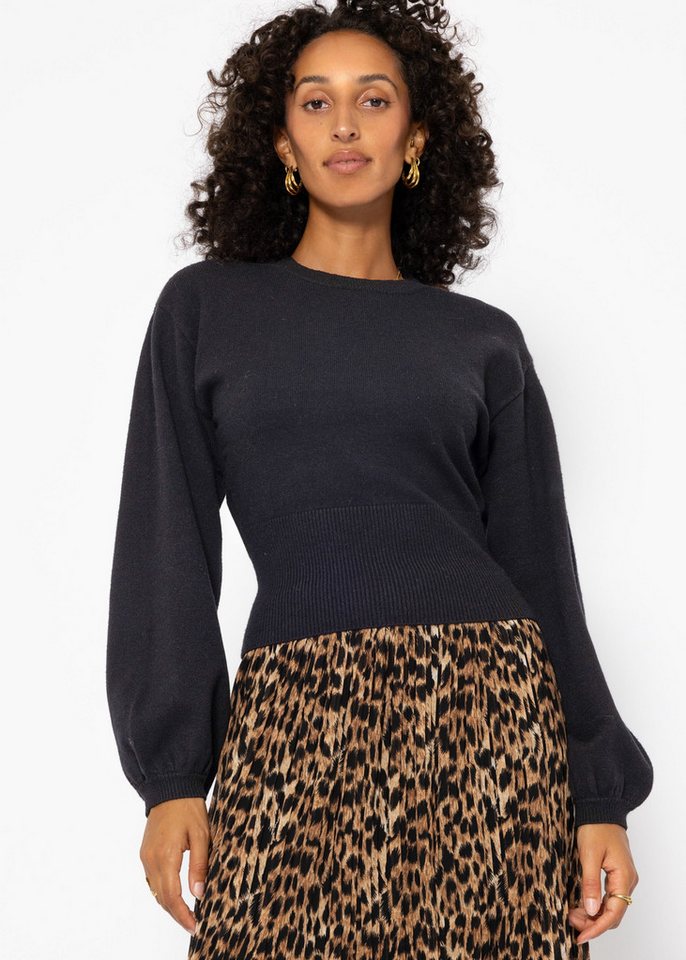SASSYCLASSY Strickpullover Pullover mit Ballonärmeln und Cut-Out am Rücken Strickpullover Damen mit raffiniertem Rückendetail Schwarz Rot Weiß von SASSYCLASSY
