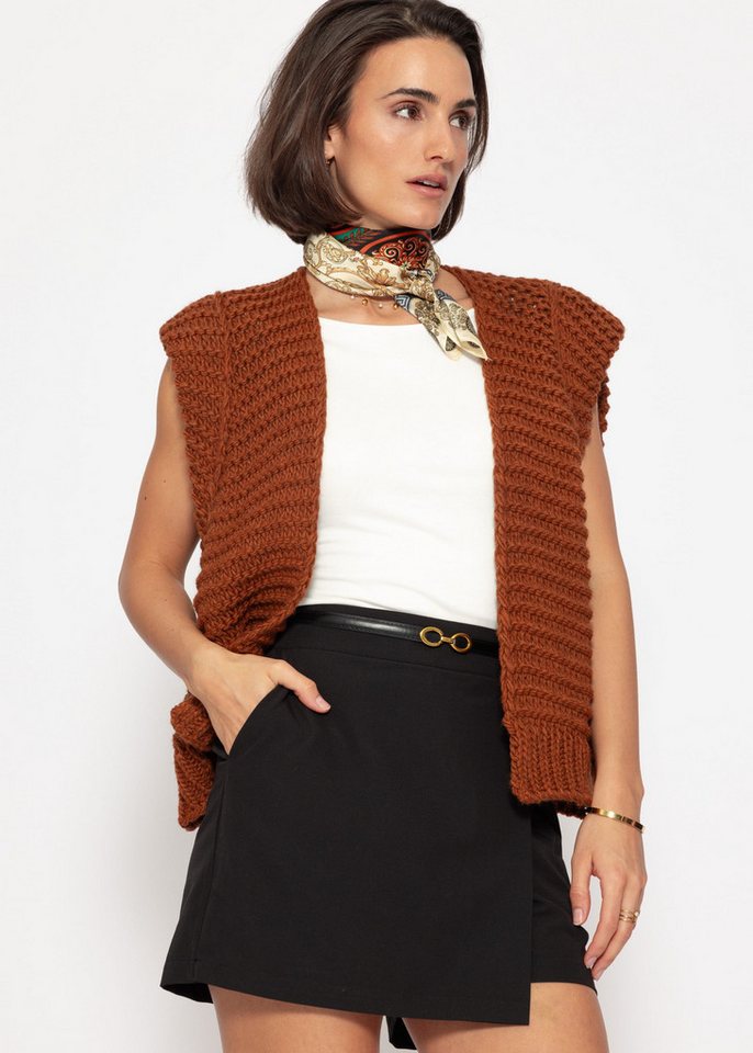 SASSYCLASSY Strickweste Strickweste Damen mit strukturierten Schultern Grobgestrickte ärmellose Strickweste mit betonter Schultersilhouette von SASSYCLASSY