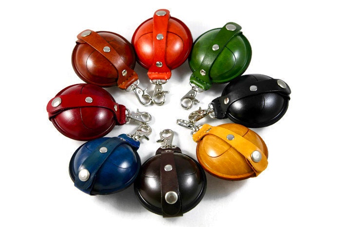 Handgefertigte Leder Geldbörse Runde Karabiner Tasche, Lebendige Farben Handgefertigte Leder Geldbörse Runde Karabiner Tasche, Lebendige Farben von SATCHELZ