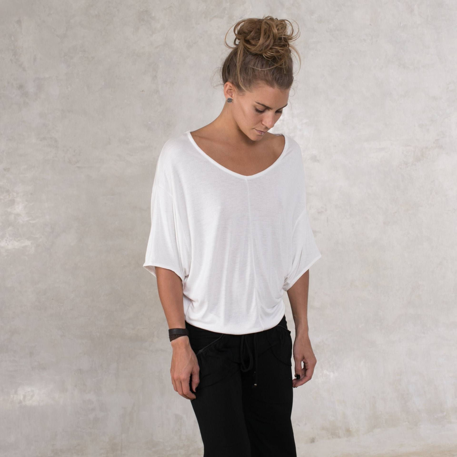 Bambus Off-Shoulder Top Übergroße Damen Tunika von SATICREATION