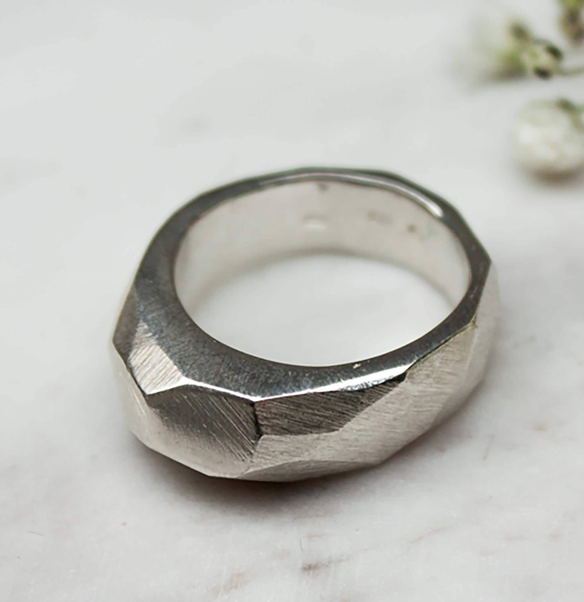 Handgemachter Sterling Silber Siegelring, Unisex von SAVVYJEWELERS