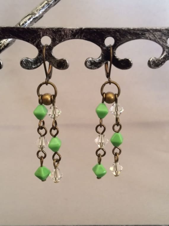 Grün Und Klar Swarovski Kristall Multi-strand Ohrringe; Swarovski-Kristall-Ohrringe; Kronleuchter Ohrring von SAWDesignsByStacie