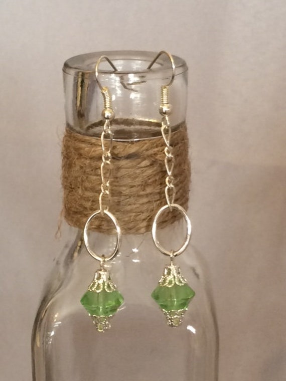 Grüner Und Silber-Dangle Hoop Ohrringe; Grüne Antike Drop-Ohrringe; Drop-Ohrringe, Grüne Silberne Oval-Ohrringe; Hoop-Ohrringe Grüner Und Silber-Dangle Hoop Ohrringe; Grüne Antike Drop-Ohrringe; Drop-Ohrringe, Grüne Silberne Oval-Ohrringe; Hoop-Ohrringe von SAWDesignsByStacie