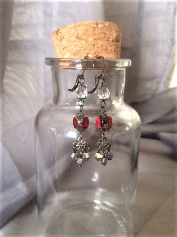 Kastanienbraun, Silber Und Kristall Blume Ohrringe Abgestufte; Ohrringe; Blumen-Ohrringe; Schwarz Ohrring von SAWDesignsByStacie