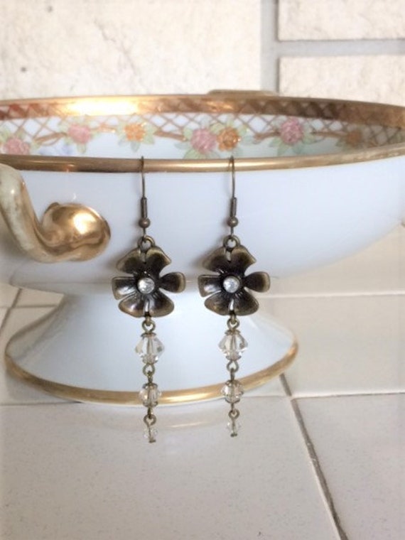 Kristall Blume Ohrringe; Strass Blumenohrringe; Antike Gold Blumen-Ohrringe; Kristallohrringe von SAWDesignsByStacie
