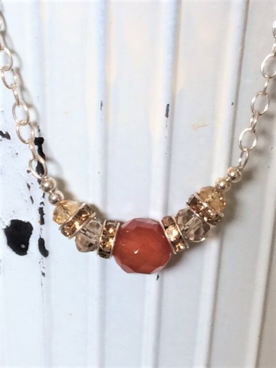 Kristall Halskette; Strass Karneol Edelsteinhalskette; Opulente Champagner Orange Halskette von SAWDesignsByStacie