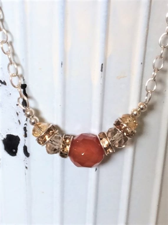 Kristall Halskette; Strass Karneol Edelsteinhalskette; Opulente Champagner Orange Halskette von SAWDesignsByStacie