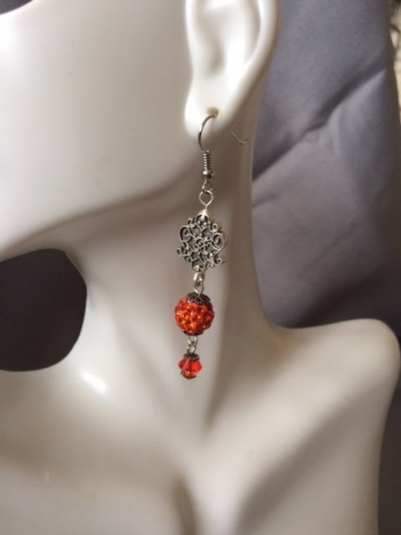 Orange Und Antik Silber Filigran Swarovski Ohrringe; Strass Filigrane Kristall Gestufte Ohrringe Orange Und Antik Silber Filigran Swarovski Ohrringe; Strass Filigrane Kristall Gestufte Ohrringe von SAWDesignsByStacie