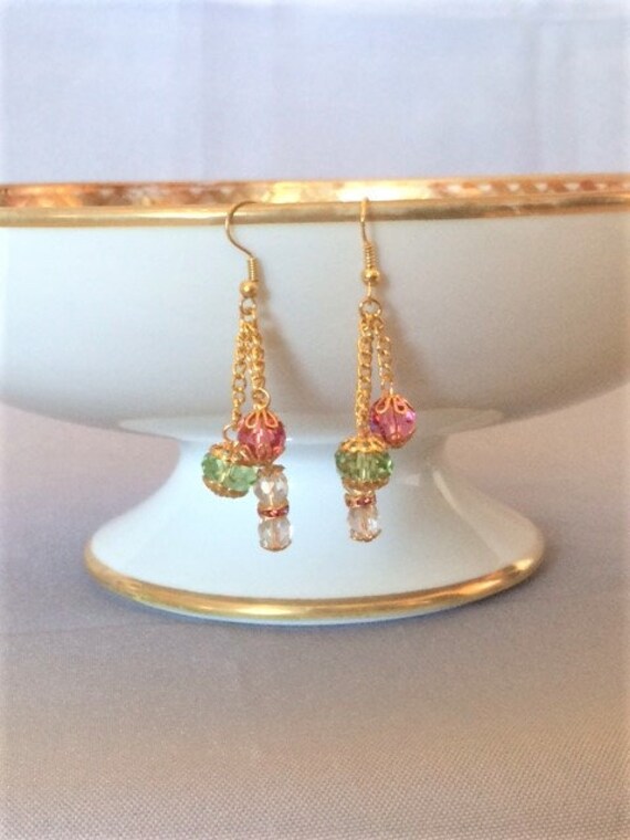 Rosa, Grün, Und Klarem Kristall Strass Gold Abgestufte Ohrringe; Abgestufte Goldohrringe; Kristallohrringe Rosa, Grün, Und Klarem Kristall Strass Gold Abgestufte Ohrringe; Abgestufte Goldohrringe; Kristallohrringe von SAWDesignsByStacie