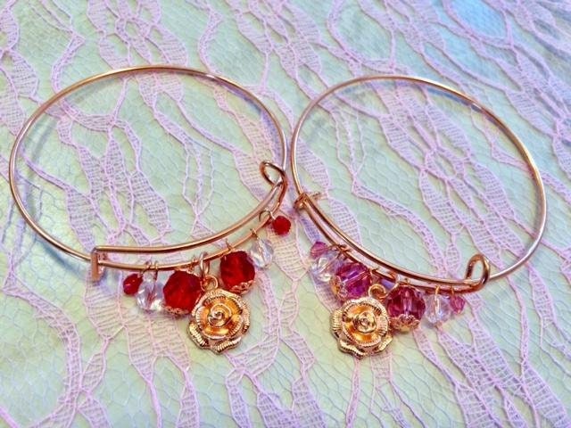 Rose Gold Armreif; Valentinstag-Armband; Valentine Armband; Damen-Valentinstag-Geschenk; Geschenk Für Sie; Hochzeit Charm von SAWDesignsByStacie