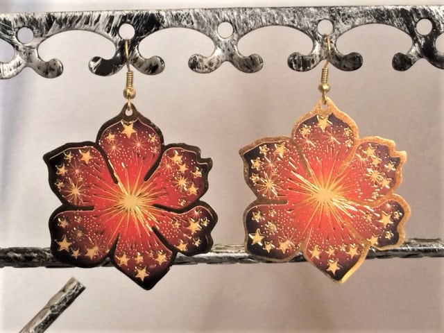 Rot, Gelb Und Braun Blumenohrringe; Laser-Cut Ohrringe; Ohrhänger, Filigrane Ohrringe, Statement von SAWDesignsByStacie