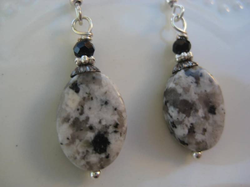 Jaspis Ohrringe in Schattierungen Von Grau, Schwarz Und Elfenbein/Dalmatiner Schmuck/Silber Ohrringe/Jaspis Jaspis Ohrringe in Schattierungen Von Grau, Schwarz Und Elfenbein/Dalmatiner Schmuck/Silber Ohrringe/Jaspis von SBEC