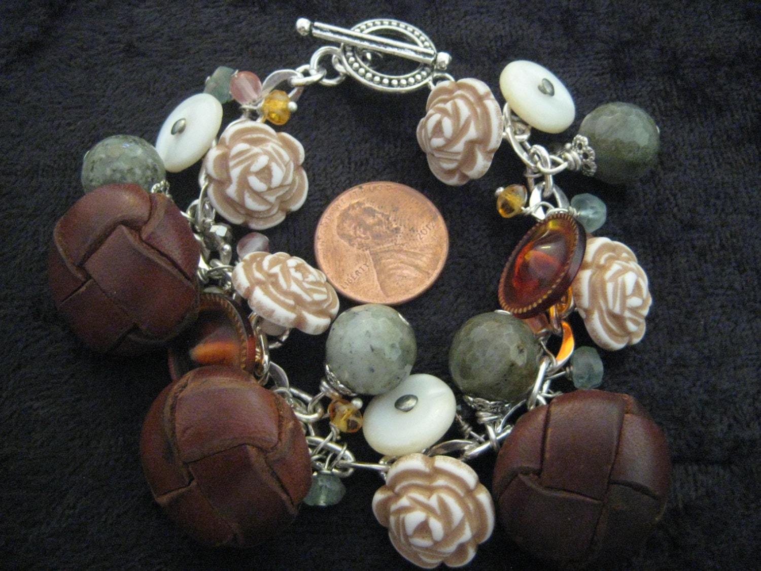 Vintage Knopfarmband/Labradorit Perlen/Lederknöpfe/Vintage Schmuck Vintage Knopfarmband/Labradorit Perlen/Lederknöpfe/Vintage Schmuck von SBEC