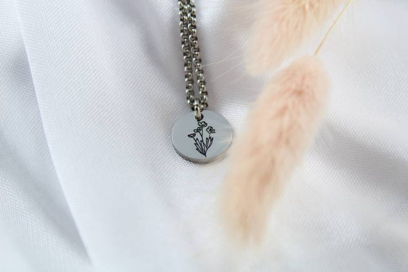 Edelstahlkette Silber Geburtsblume Jungfrau, Halsschmuck Geschenkidee Für Beste Freundin von SBSimpleJewelry