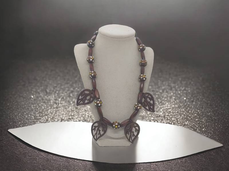 Blatt-Halskette Für Sie - Polka Dot-Halskette Holzkette Frauen Braune Halskette Einzigartige Geschenk Mama von SByourself