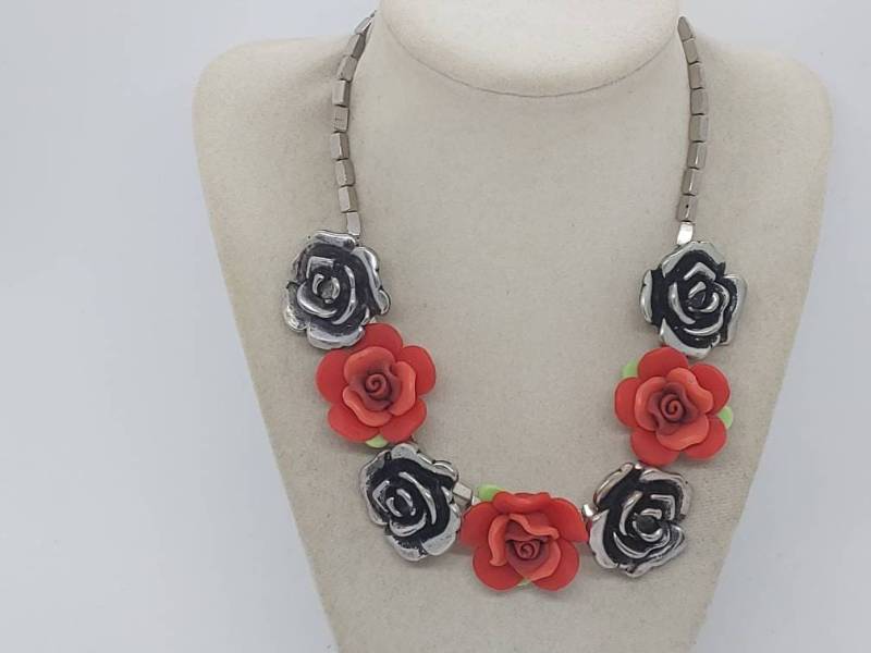 Blumen Halskette - Rot Und Silber Einzigartige Mehrfarbige Für Frauen Statement Geschenk von SByourself