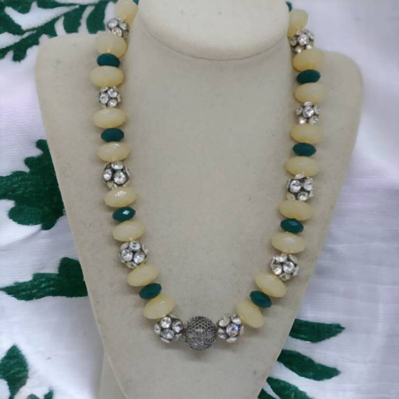 Juwelenbesetzte Halskette - Mehrfarbige Für Frauen Statement-Halskette Einzigartige Brautjungfern-Halskette Handgefertigte von SByourself