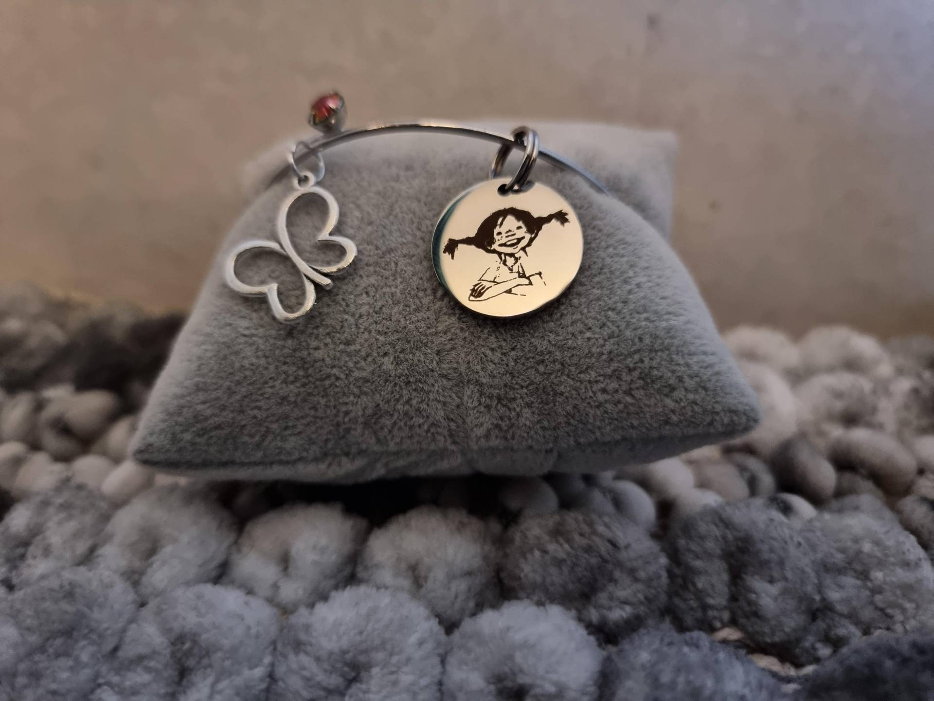 Armreifen Pippi Charm Armschmuck Geschenksidee von SCHAU1MALTreasures