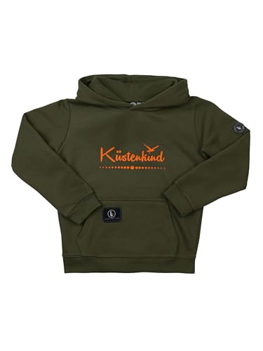 SCHIETWETTER Unisex Kinder Kapuzenpullover Küstenkind, Hoodie für Jungs und Mädchen, Sweater mit Kängurutasche, bedruckt Olive/neon orange 152 SCHIETWETTER Unisex Kinder Kapuzenpullover Küstenkind, Hoodie für Jungs und Mädchen, Sweater mit Kängurutasche, bedruckt Olive/neon orange 152 von SCHIETWETTER