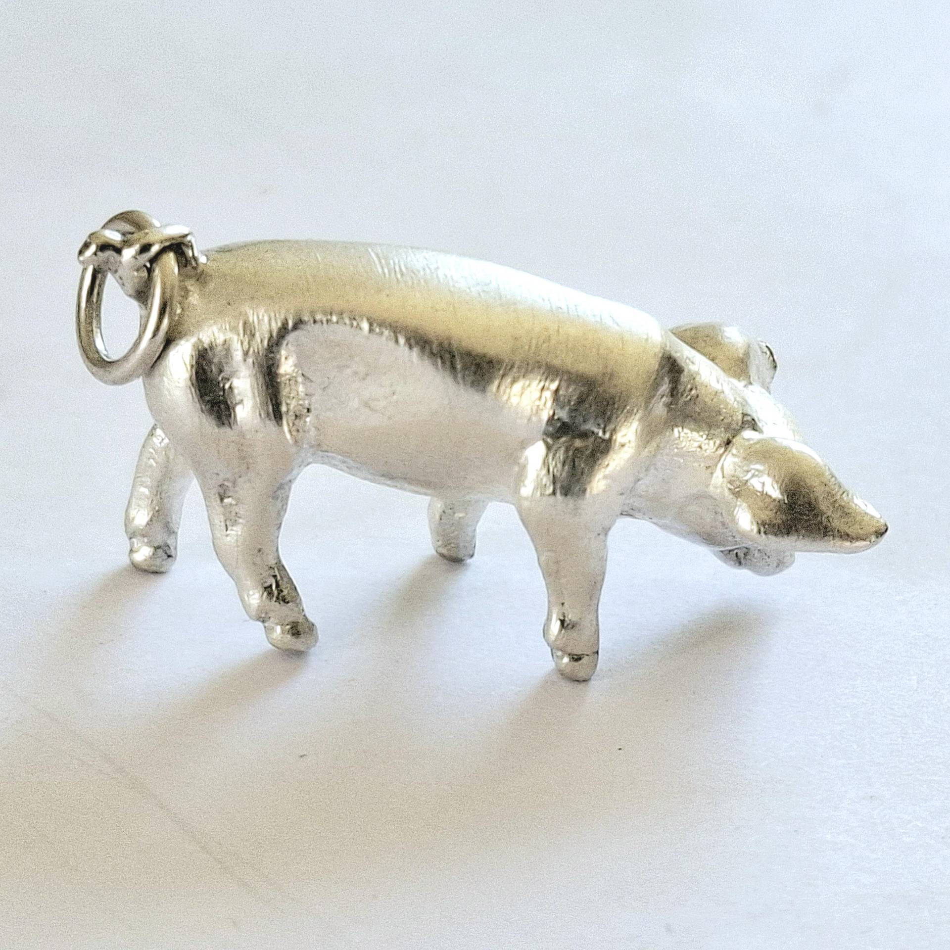 Glücksanhänger in Massiv Silber Von Frank Schwope, Tier, Goldschmiedearbeit, Schmuck, Schwein, Glück, Schmuckunikat, Anhänger Glücksanhänger in Massiv Silber Von Frank Schwope, Tier, Goldschmiedearbeit, Schmuck, Schwein, Glück, Schmuckunikat, Anhänger von SCHMUCKUNIKATE