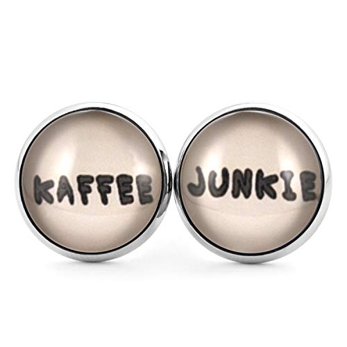 SCHMUCKZUCKER Damen Herren Unisex Ohrstecker mit Spruch Kaffee Junkie Edelstahl Ohrringe Silber Braun 14mm von SCHMUCKZUCKER