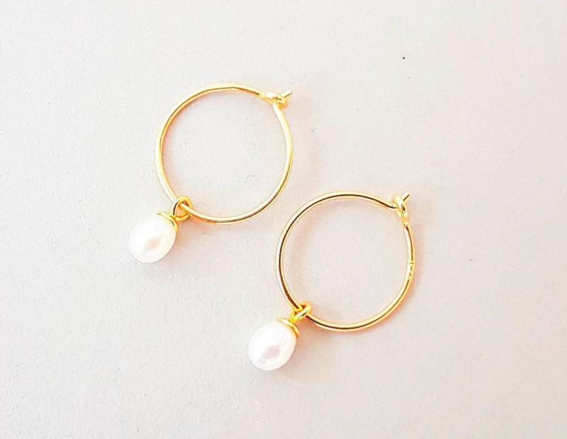 Kleine Gold Creolen Mit Süßwasserperlen, Ohrringe Boho 925 Silber Vergoldet, Geschenk Für Frauen von SCHMUCKbyFelicitas