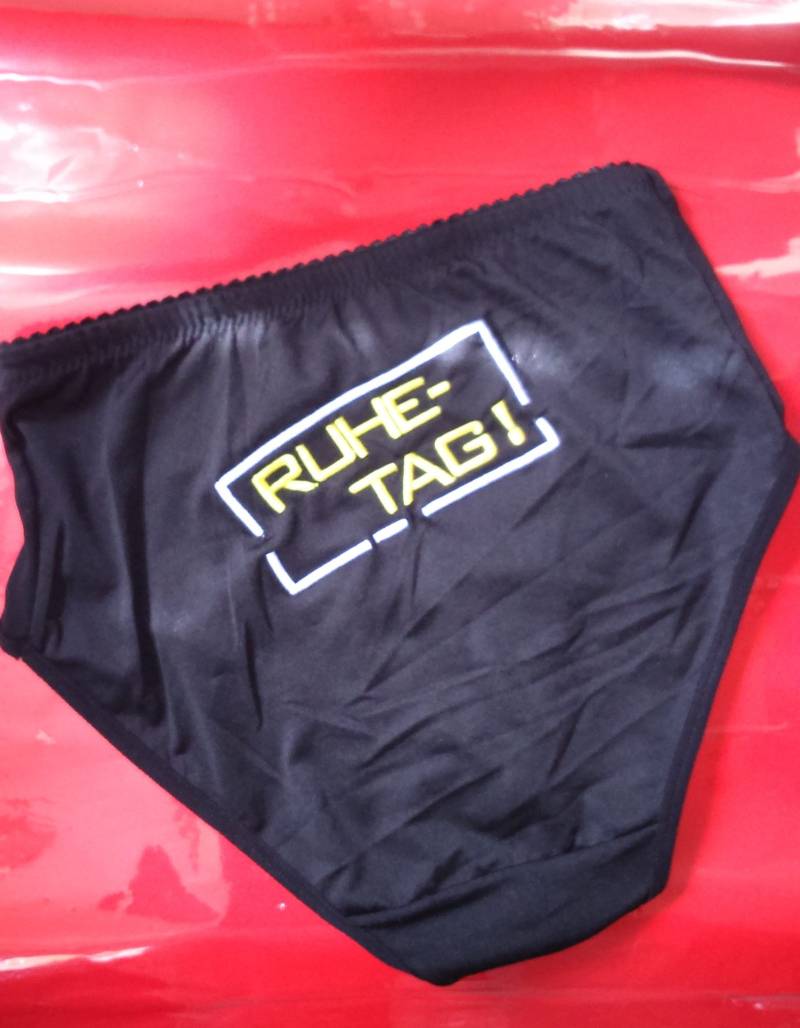 Damen-Schlüpfer, Unikat, " Ruhe-Tag " Damen-Schlüpfer, Unikat, " Ruhe-Tag " von SCHWARZKLEIDSCHNECKE