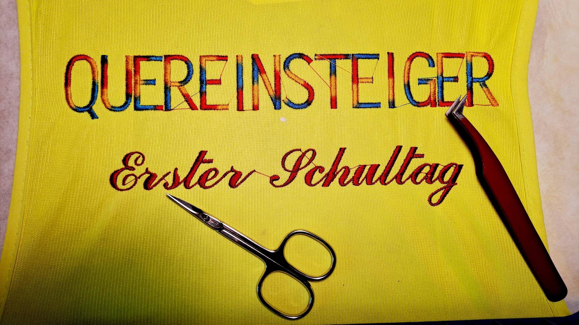 Warnweste Für Kinder Ihre Einschulung Warnweste Für Kinder Ihre Einschulung von SCHWARZKLEIDSCHNECKE