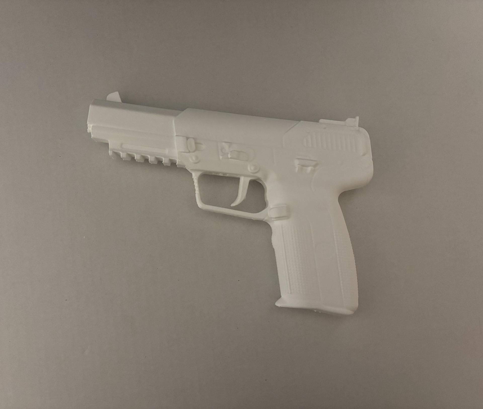 Five Seven - Counter Strike Replikat Echte Größe Voll Weiß Fertig Zum Bemalen/Verschleifen von SCUZZAJ