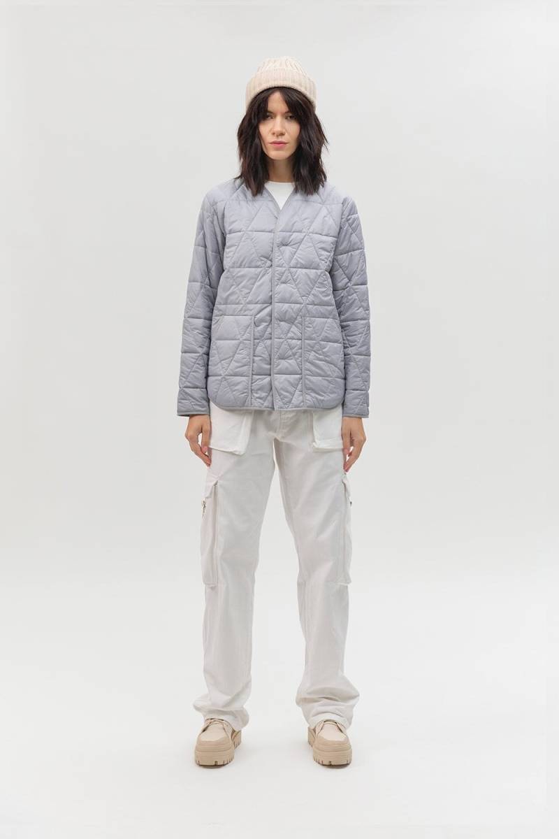 Graue Gesteppte Linerjacke Für Damen, Leichter Nylonmantel von SCapeRaincoats