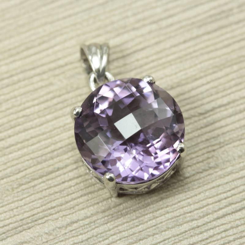 Amythyst 925 Silber Anhänger. Schöne Facettierte Runde. Tiefe Farbe. Schönes Design Amythyst 925 Silber Anhänger. Schöne Facettierte Runde. Tiefe Farbe. Schönes Design von SDJewellers