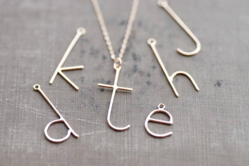 E Wie Emmy - in 14 Kt Goldfill Individueller Initialen Anhänger Handgemacht von SDMarieJewelry