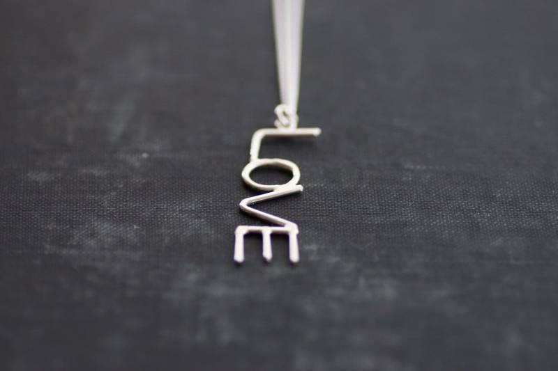 Love Halskette - Sterling Silber Kette Und Anhänger von SDMarieJewelry