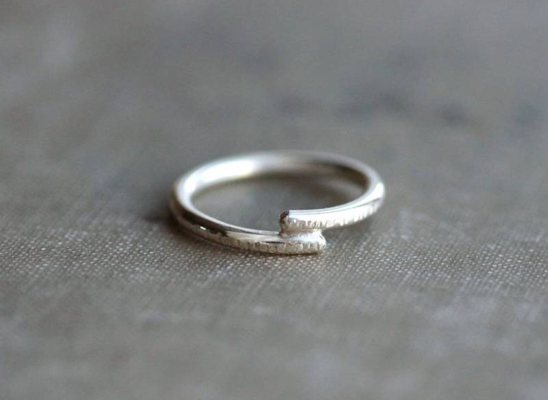 Überlappende Sterling Silber Strukturierte Band - Auf Bestellung Gefertigt von SDMarieJewelry