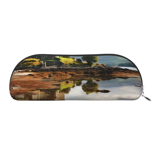 SDTYKHJ Federmäppchen Schottland Castle Water Lake Scottish Big Pencil Bag Tragbare Münztasche Ästhetische Kosmetiktasche Leder Make-up Tasche, silber, Einheitsgröße von SDTYKHJ