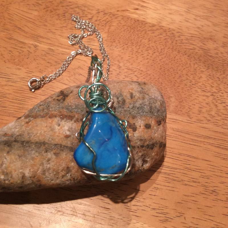 Blaue Draht Gewickelte Anhänger von SDTimelessTreasures