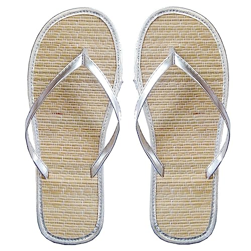 Sommer Flip Flops aus Stroh Damen Herren Bequem Zehentrenner Natürliche Strohpantoffeln Bambus Sandalen, Paare Hausschuhe Flipflops, Fashion Silber 41 von SECXEO