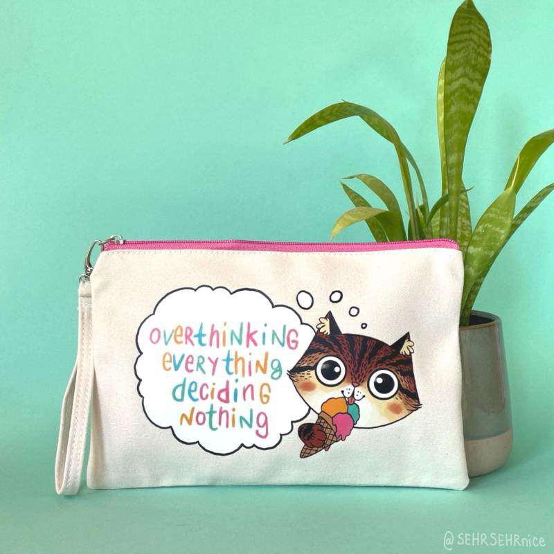 Kosmetiktasche Mit Katze - Lustiger Overthinker Print, Reißverschluss Etui, Schlampermäppchen Oder Universaltäschchen Für Stifte & Alltag von SEHRSEHRnice